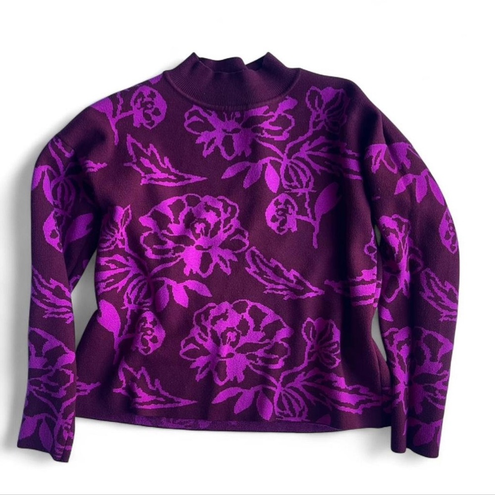 Cyrus Pink Floral Sweater‎ Size Small
